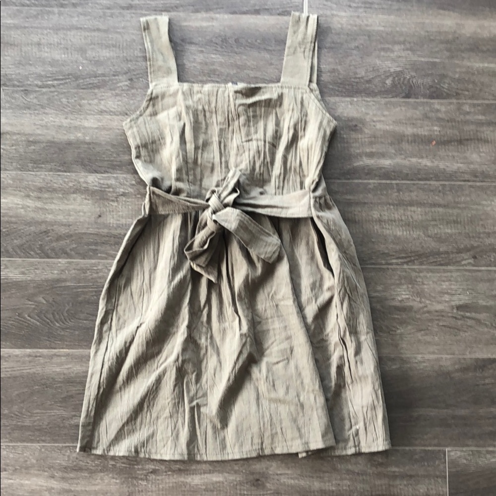 Tie front green dress